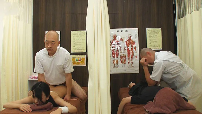 Dẫn con ghệ đi mát-xa rồi bị nắc cạnh bên mà không hề hay biết